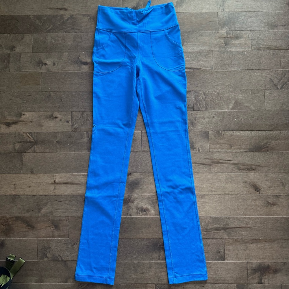 Lululemon Athletica Blue Leggings High Waist Performance in Blue - size 6